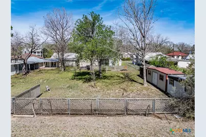 226 Thornton Street, Gonzales, TX 78629 - Photo 30