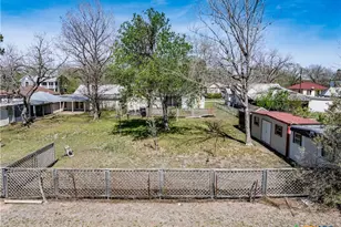 226 Thornton St, Gonzales, TX 78629 - Photo 30