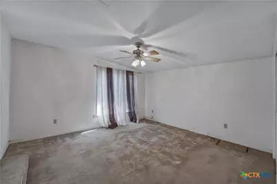 226 Thornton Street, Gonzales, TX 78629 - Photo 6