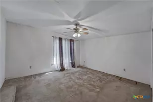 226 Thornton St, Gonzales, TX 78629 - Photo 6