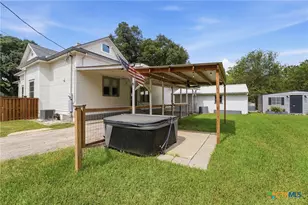 604 St Michael St, Gonzales, TX 78629 - Photo 8