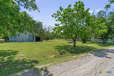 101 West Avenue, Florence, TX 76527 - Photo 10