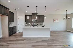 508 Townhall Ln, Victoria, TX 77904 - Photo 8