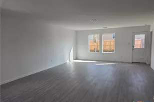 168 Wolf Crest Blvd, Seguin, TX 78155 - Photo 2