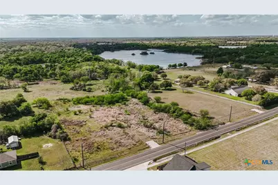 000 N Vine, Victoria, TX 77901 - Photo 2