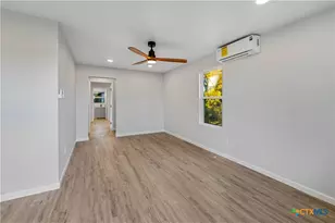 263 S Grape Ave, New Braunfels, TX 78130 - Photo 16