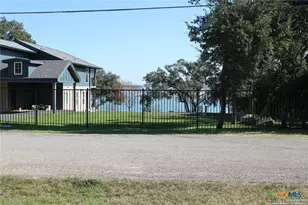 895 Lakebreeze Dr, Canyon Lake, TX 78133 - Photo 1