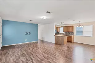 895 Lakebreeze Dr, Canyon Lake, TX 78133 - Photo 10