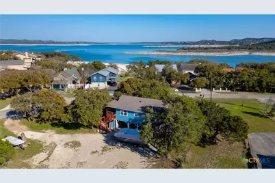 895 Lakebreeze Drive, Canyon Lake, TX 78133 - Photo 16