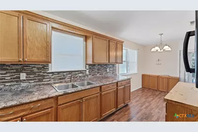 895 Lakebreeze Drive, Canyon Lake, TX 78133 - Photo 8