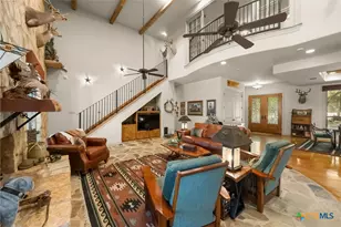 289 Mariposa Loop, New Braunfels, TX 78132 - Photo 4