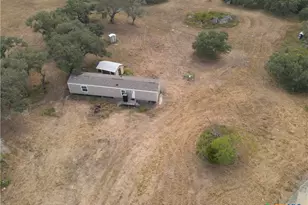 737 Private Road 1065, Hallettsville, TX 77964 - Photo 2