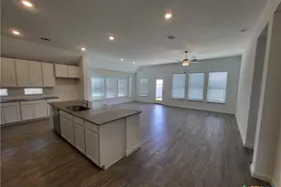 1233 Fox Wing Wy, New Braunfels, TX 78132 - Photo 12