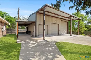 8 Hawthorn Ct, Belton, TX 76513 - Photo 2