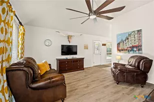 8 Hawthorn Ct, Belton, TX 76513 - Photo 4