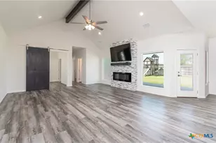 102 Carley Ct, Little River Academy, TX 76554 - Photo 2