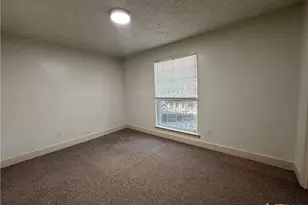 904 Dale St, San Marcos, TX 78666 - Photo 6