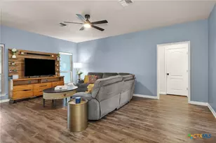 1906 Round Table, New Braunfels, TX 78130 - Photo 6