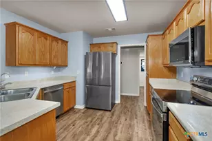 1906 Round Table, New Braunfels, TX 78130 - Photo 18