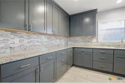 1225 N Unicorn Avenue, New Braunfels, TX 78130 - Photo 6