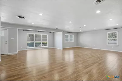 1225 N Unicorn Avenue, New Braunfels, TX 78130 - Photo 10