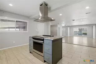 1225 N Unicorn Ave, New Braunfels, TX 78130 - Photo 14