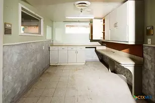 111 S 33rd St, Temple, TX 76504 - Photo 8