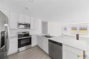 512 Texas Angel Wy, Jarrell, TX 76537 - Photo 2