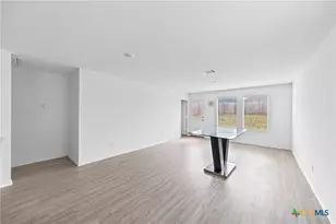 512 Texas Angel Wy, Jarrell, TX 76537 - Photo 4