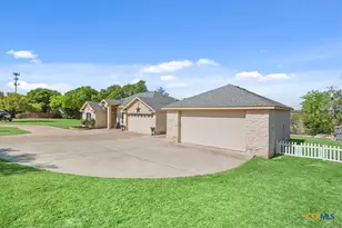 5943 Gavin Ridge Rd, Belton, TX 76513 - Photo 4