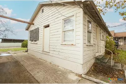 111 S 33rd Street, Temple, TX 76504 - Photo 2