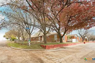 111 S 33rd St, Temple, TX 76504 - Photo 4