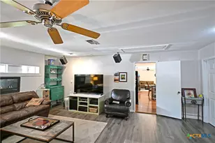 877 Twin Oaks Dr, New Braunfels, TX 78130 - Photo 14