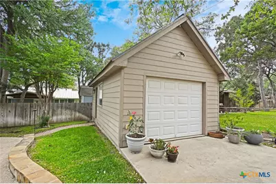 877 Twin Oaks Drive, New Braunfels, TX 78130 - Photo 38