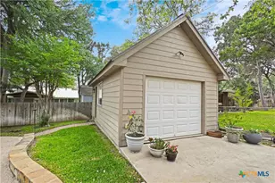 877 Twin Oaks Dr, New Braunfels, TX 78130 - Photo 38