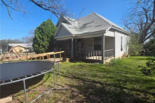 925 N 16th St, Waco, TX 76707 - Photo 2