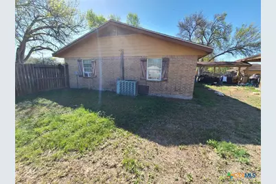 203 N West Street, Yorktown, TX 78164 - Photo 10