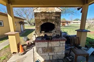 203 N West St, Yorktown, TX 78164 - Photo 12