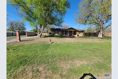 203 N West Street, Yorktown, TX 78164 - Photo 1