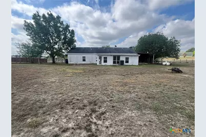 624 Crest Circle Drive, San Marcos, TX 78666 - Photo 2