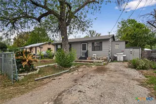 1840 Katy St, New Braunfels, TX 78130 - Photo 6