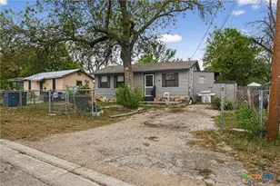 1840 Katy St, New Braunfels, TX 78130 - Photo 2