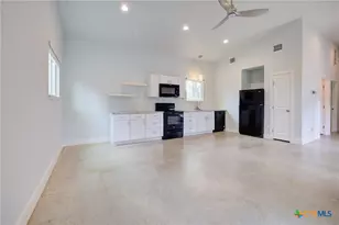 569 Ledgeview Dr, Canyon Lake, TX 78133 - Photo 10