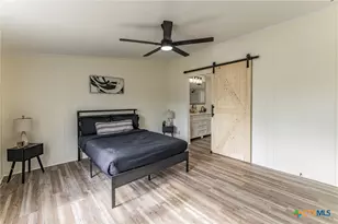 1901 Pecan St, San Marcos, TX 78666 - Photo 12