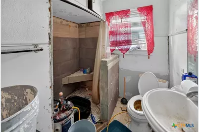 2011 N Jecker, Victoria, TX 77901 - Photo 14