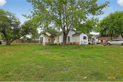 2011 N Jecker, Victoria, TX 77901 - Photo 2