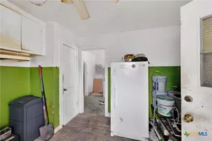 2011 N Jecker, Victoria, TX 77901 - Photo 10