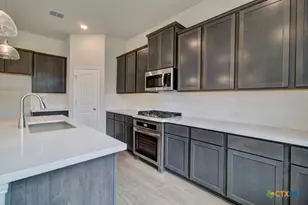 2110 Shepards St, Seguin, TX 78155 - Photo 12