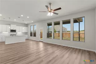 2110 Shepards St, Seguin, TX 78155 - Photo 10