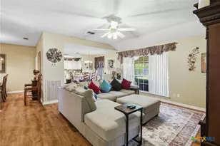 102 Palomino Ln, Victoria, TX 77904 - Photo 12